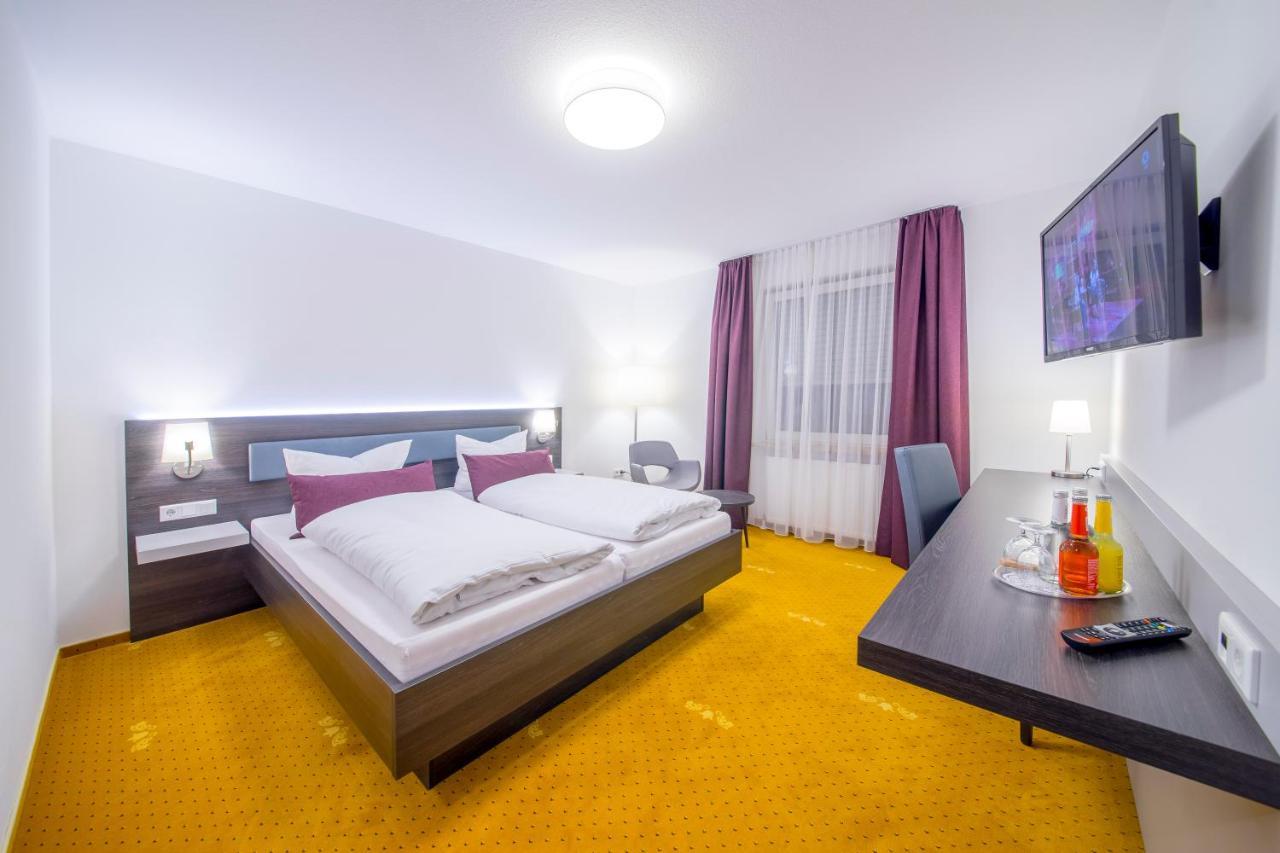 Hotel Nuernberger Hof Neumarkt in der Oberpfalz Kültér fotó